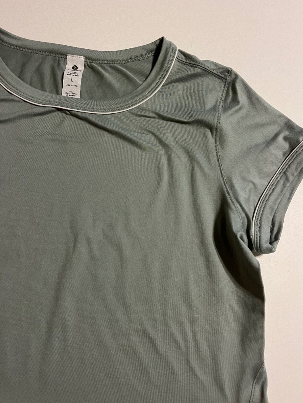 90 Degree Reflex Super Soft Synergy size L short sleeve athletic top sage green